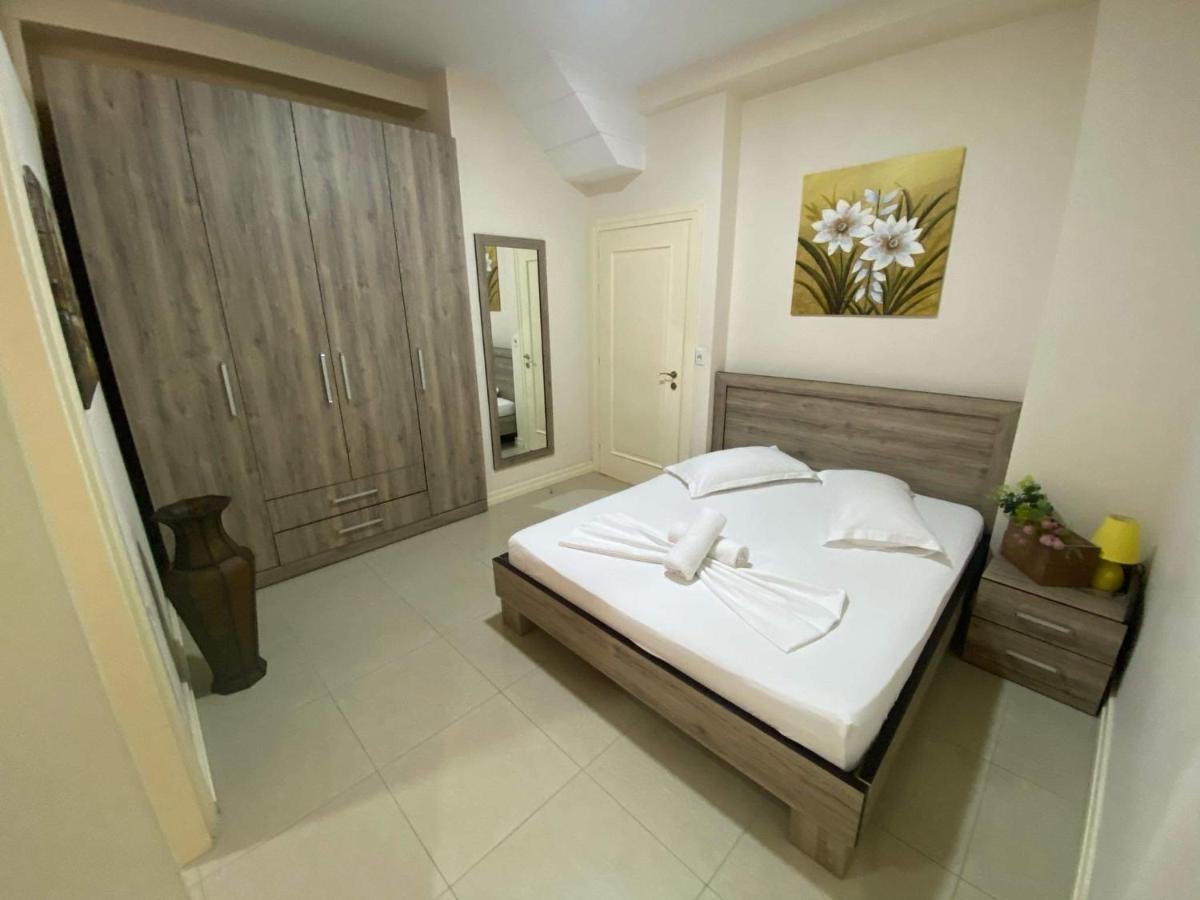 Apartamente Berti`s Garden Sarandë Exterior foto