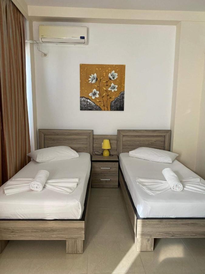 Apartamente Berti`s Garden Sarandë Exterior foto