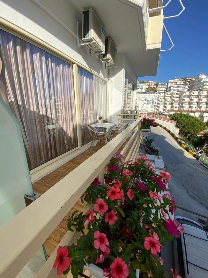 Apartamente Berti`s Garden Sarandë Exterior foto