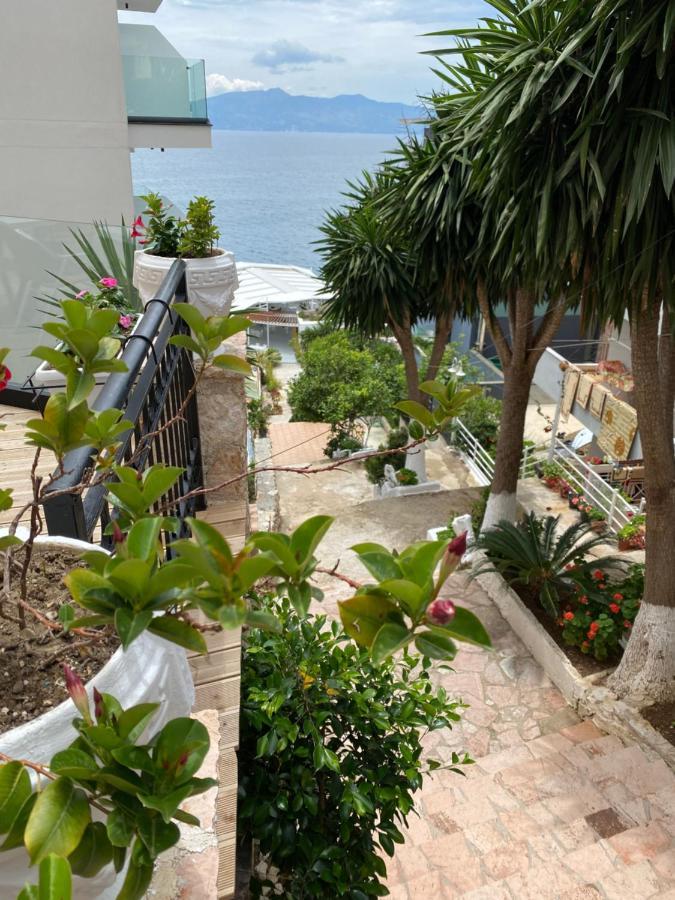 Apartamente Berti`s Garden Sarandë Exterior foto